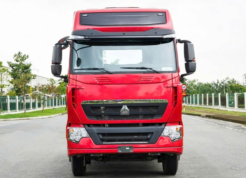 giá xe đầu kéo Howo T7H 440HP Cầu dầu